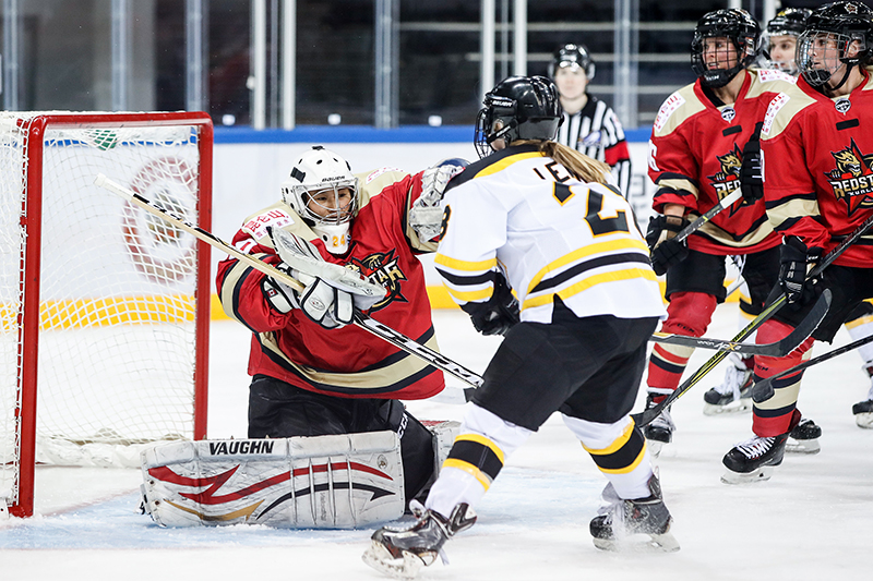 CWHL史塔克梅開二度 昆侖鴻星5-2勝刀鋒豪取八連勝【3】