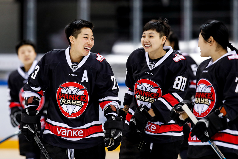 CWHL萬科陽光一分鐘進兩球 3-0完勝刀鋒奪第10勝【6】