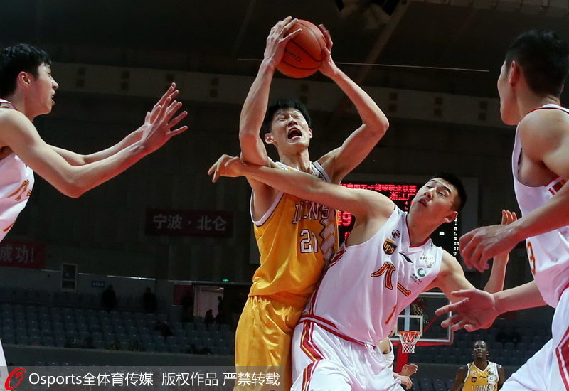 胡金秋籃下優勢明顯