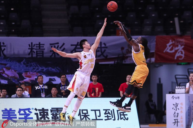 ����ɭ���ң�������Ͷ