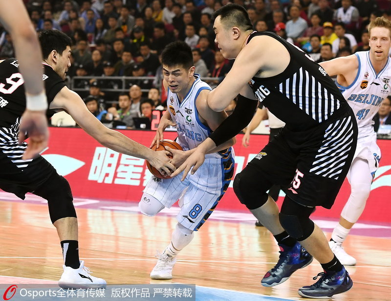 ��˶��ͻ����Χ��