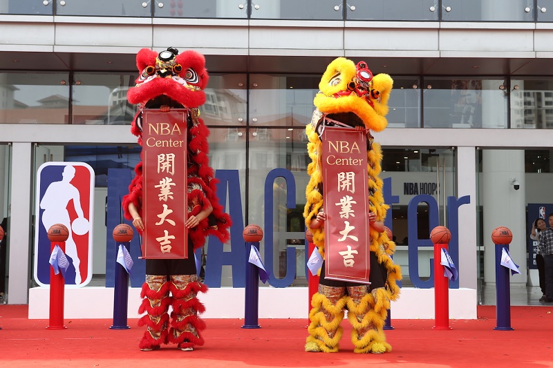 ȫ������NBA���Ŀ�ҵʢ�䣬�ֳ������й���ͳ��ɫ����ʨ����