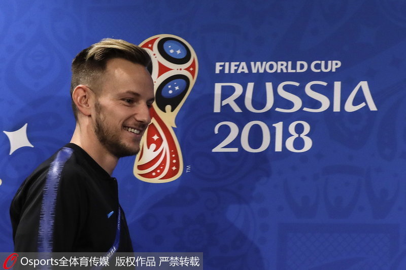 拉基蒂奇面露微笑