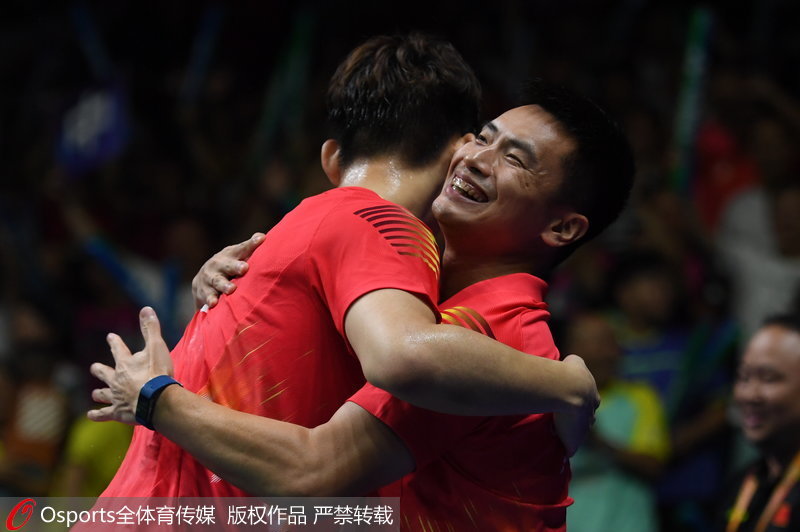中國隊慶祝勝利