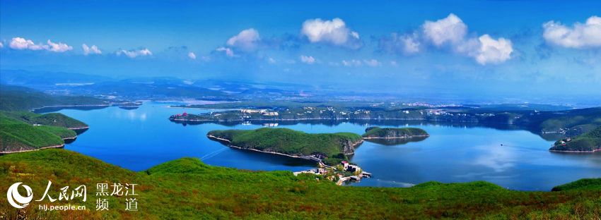 牡丹江境內有世界地質公園、首批國家級風景名勝區、AAAAA級國家旅游景區鏡泊湖