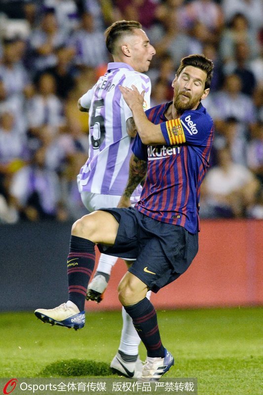 梅西與卡雷洛爭搶