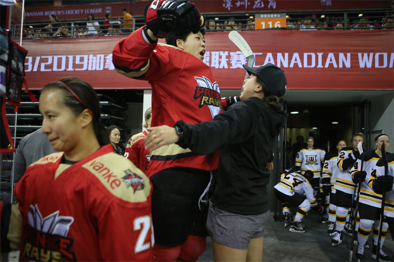 CWHL¶ 10-1ʤʤ3