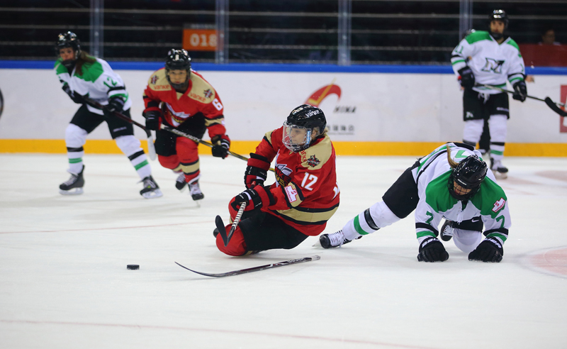 CWHL-伍茲破門難救主 萬科陽光主場1-3不敵萬錦迅雷【3】