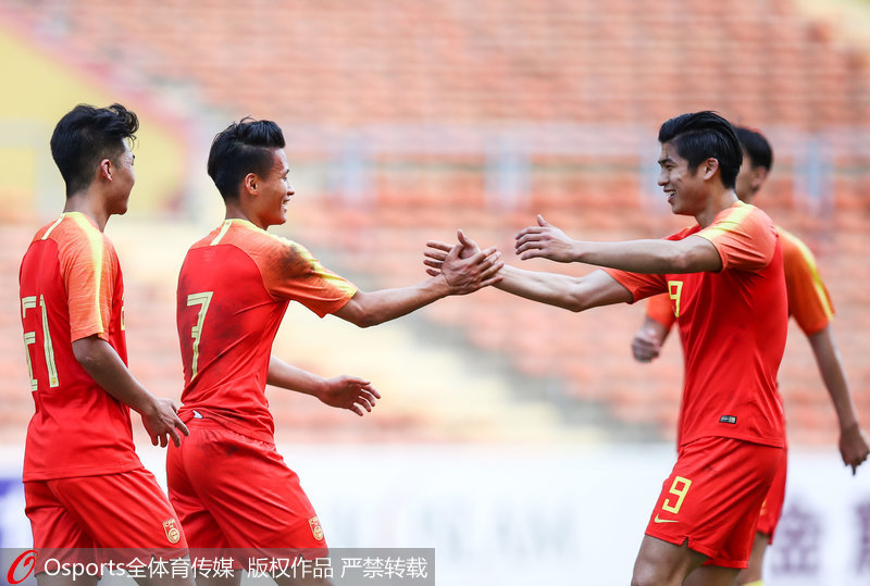 林良銘與隊友慶祝進球