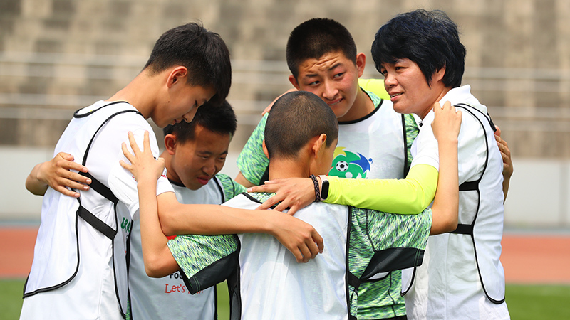 Ů��ǰ��������С��Աһ������Ϸ