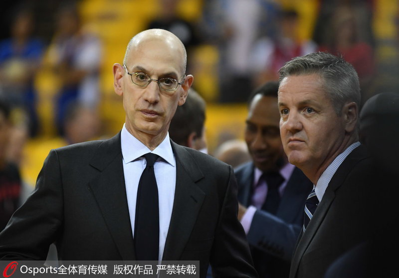 NBA總裁亞當·蕭華現場觀戰