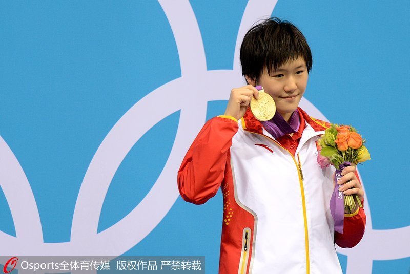 �׶ذ��˻���ӾŮ��400�׻��Ӿ��ʫ�Ķ��