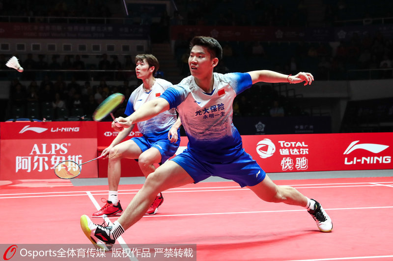 劉雨辰上步救球