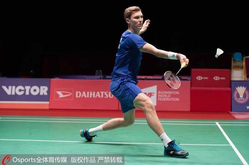 安塞龍正手擊球