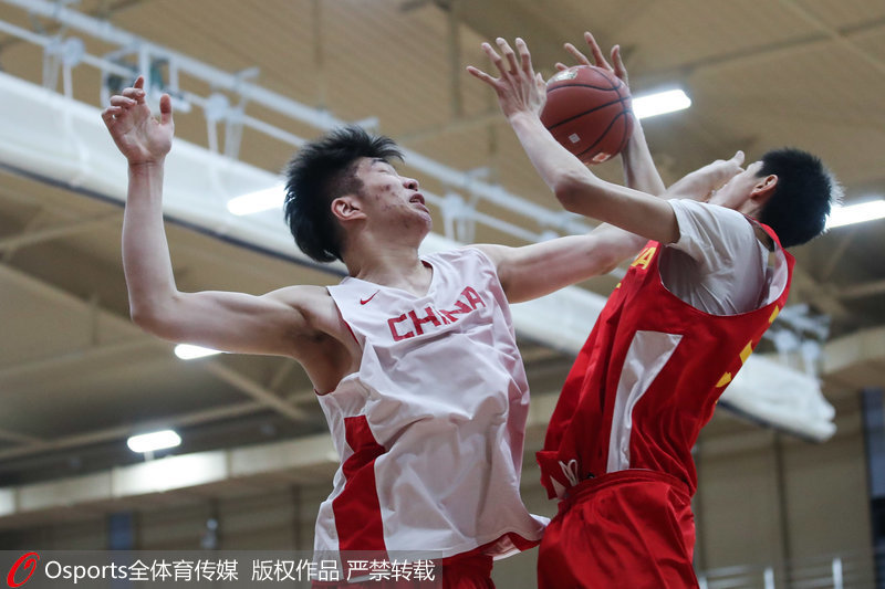 U18國青男籃李祿瞳對抗U17國青男籃余嘉豪