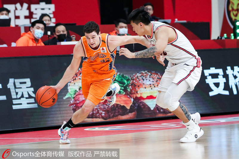 CBA-鄧蒙29分五人得分上雙 上海117-92客勝廣東