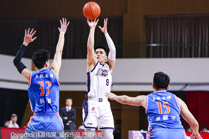 CBA-亨特32+9摩爾空砍42分 四川104-91客勝廣州